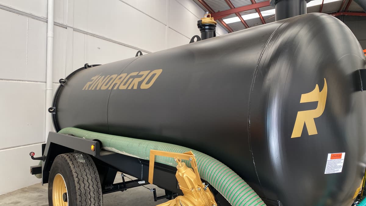 Renting Cisterna 8500 litros 1 Eje website