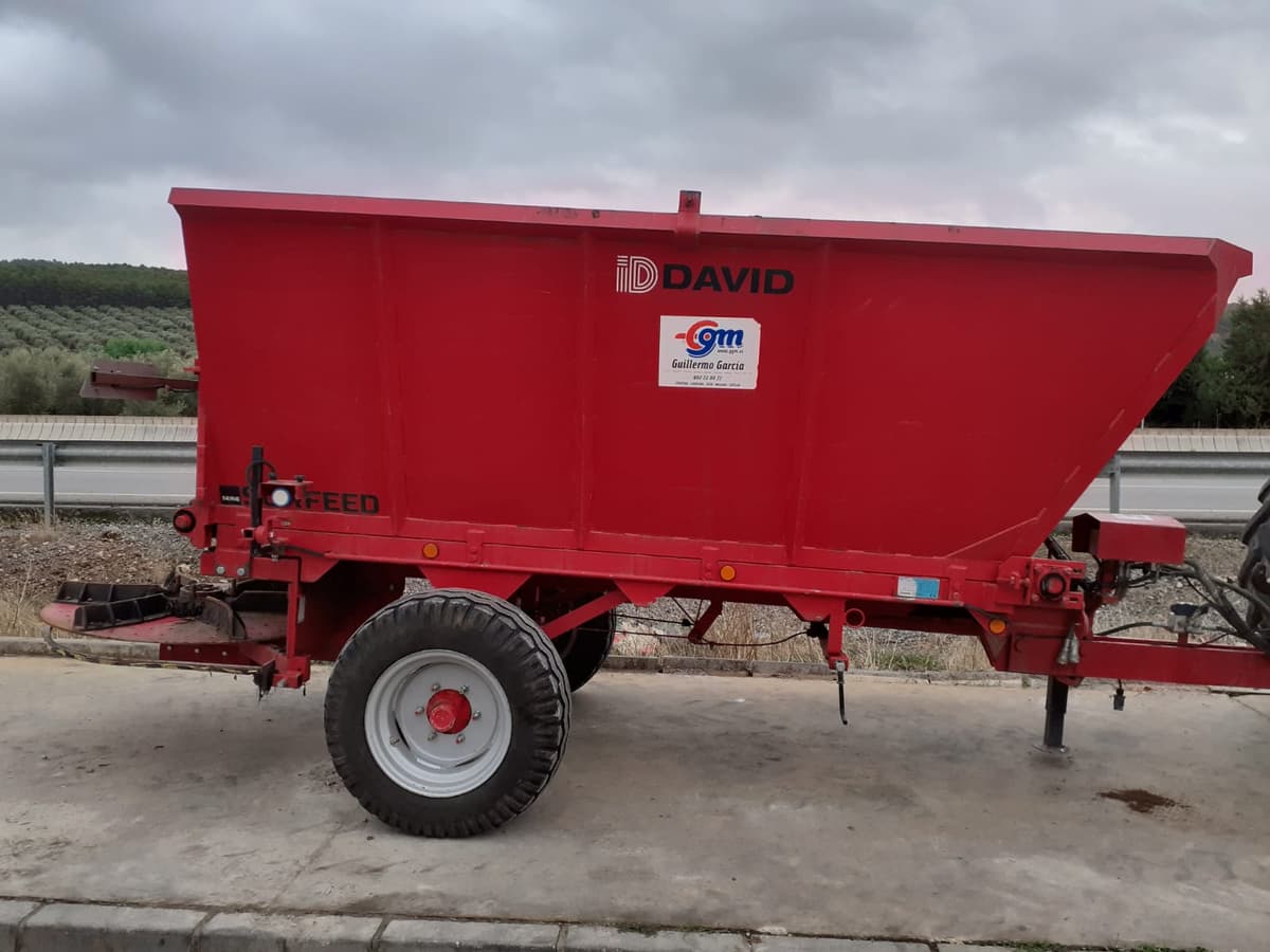 ALQUILER REMOLQUE ESPARCIDOR ESTIÉRCOL website