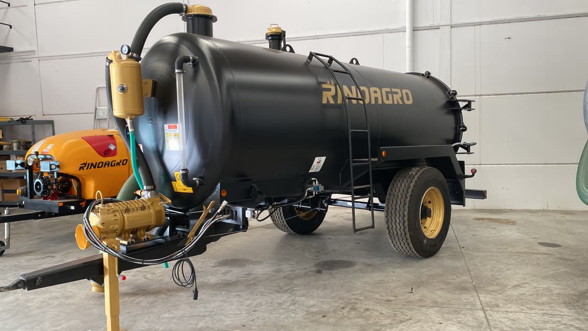 Renting Cisterna 8500 litros 1 Eje website