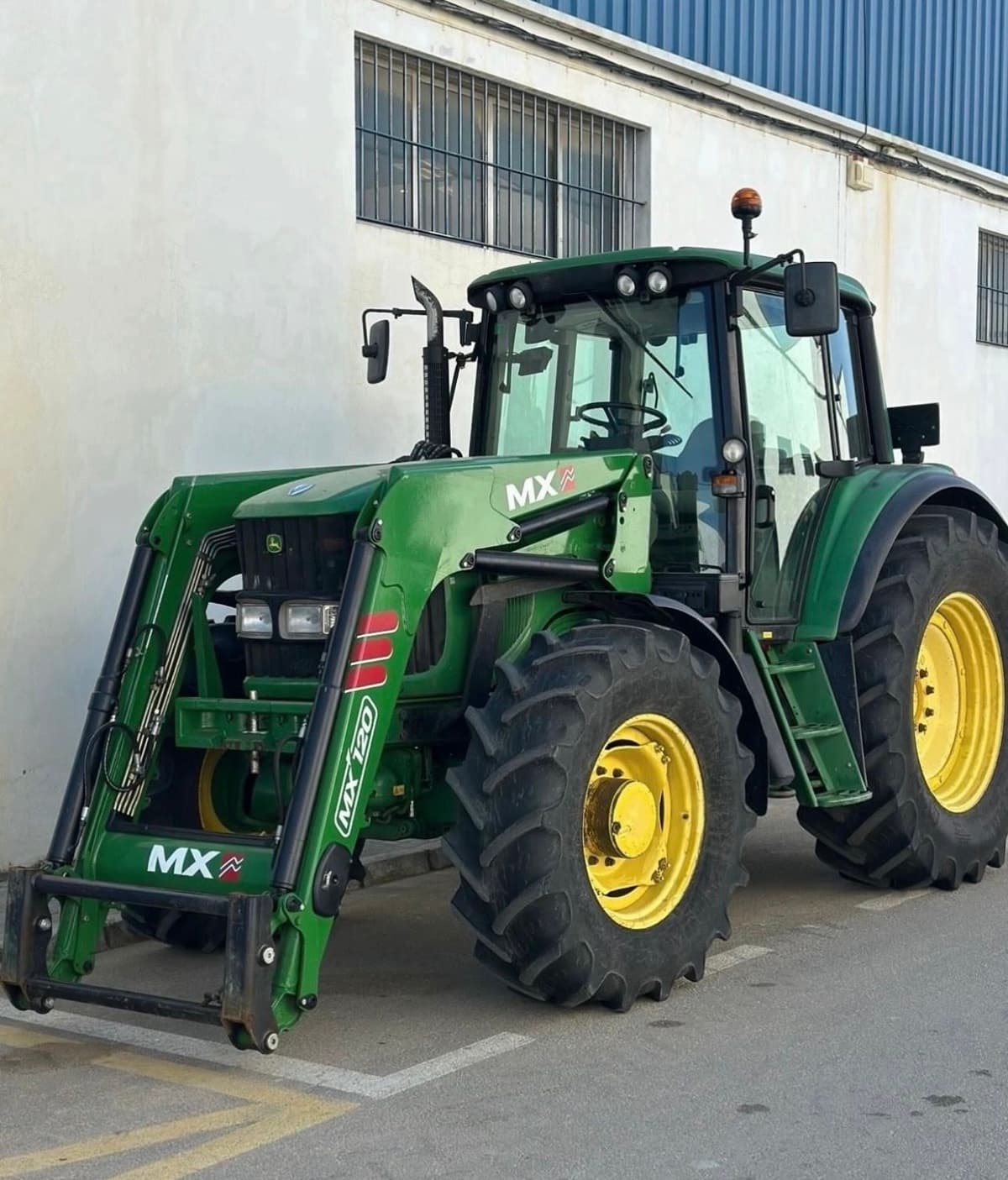 Alquiler Tractor John Deere 6620 Premium en Valladolid y Castilla y León Con o sin Pala MX 120 website