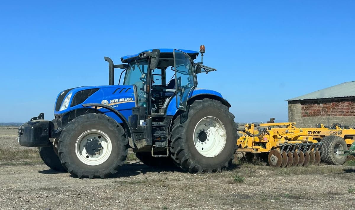 ALQUILER TRACTOR NEW HOLLAND T7 EN BADAJOZ website