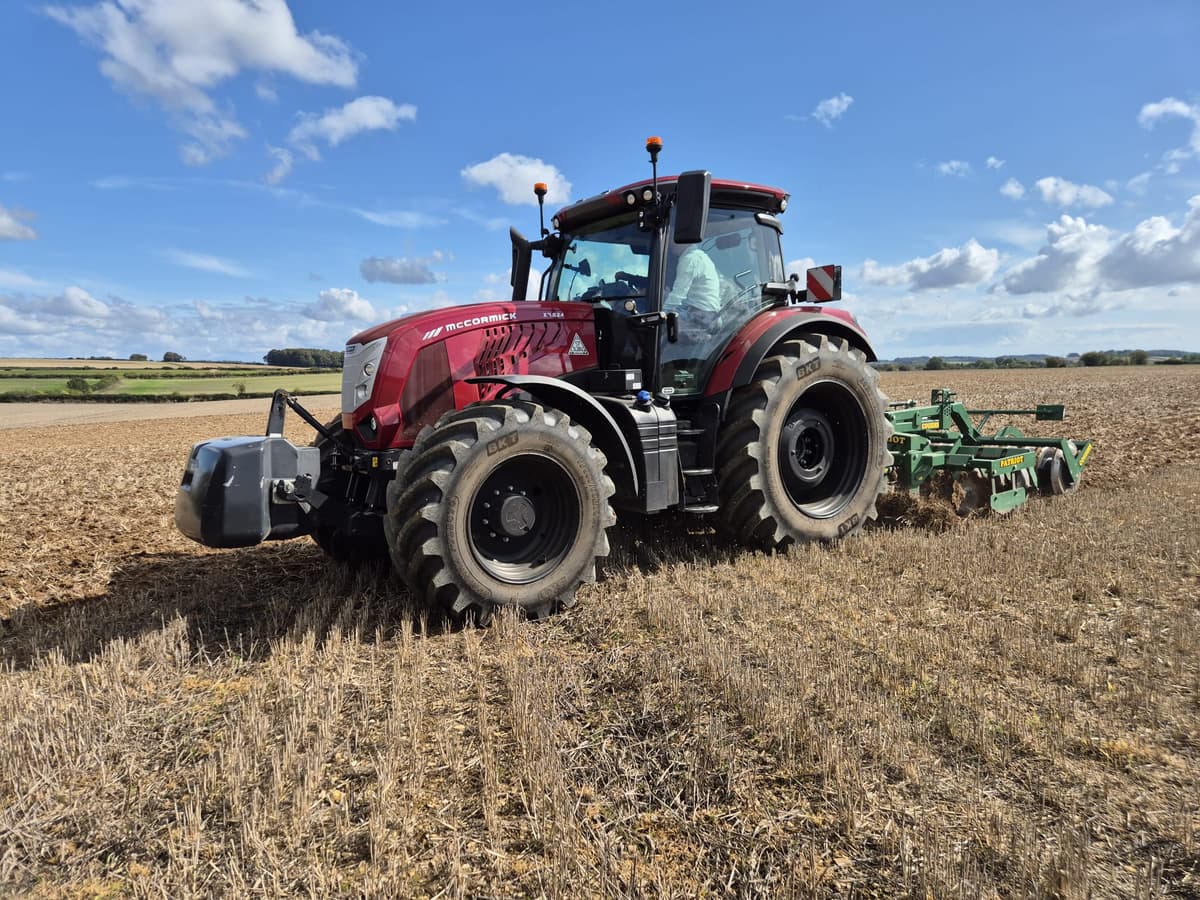 TRACTOR McCormick X76 VT DRIVE en RENTING website
