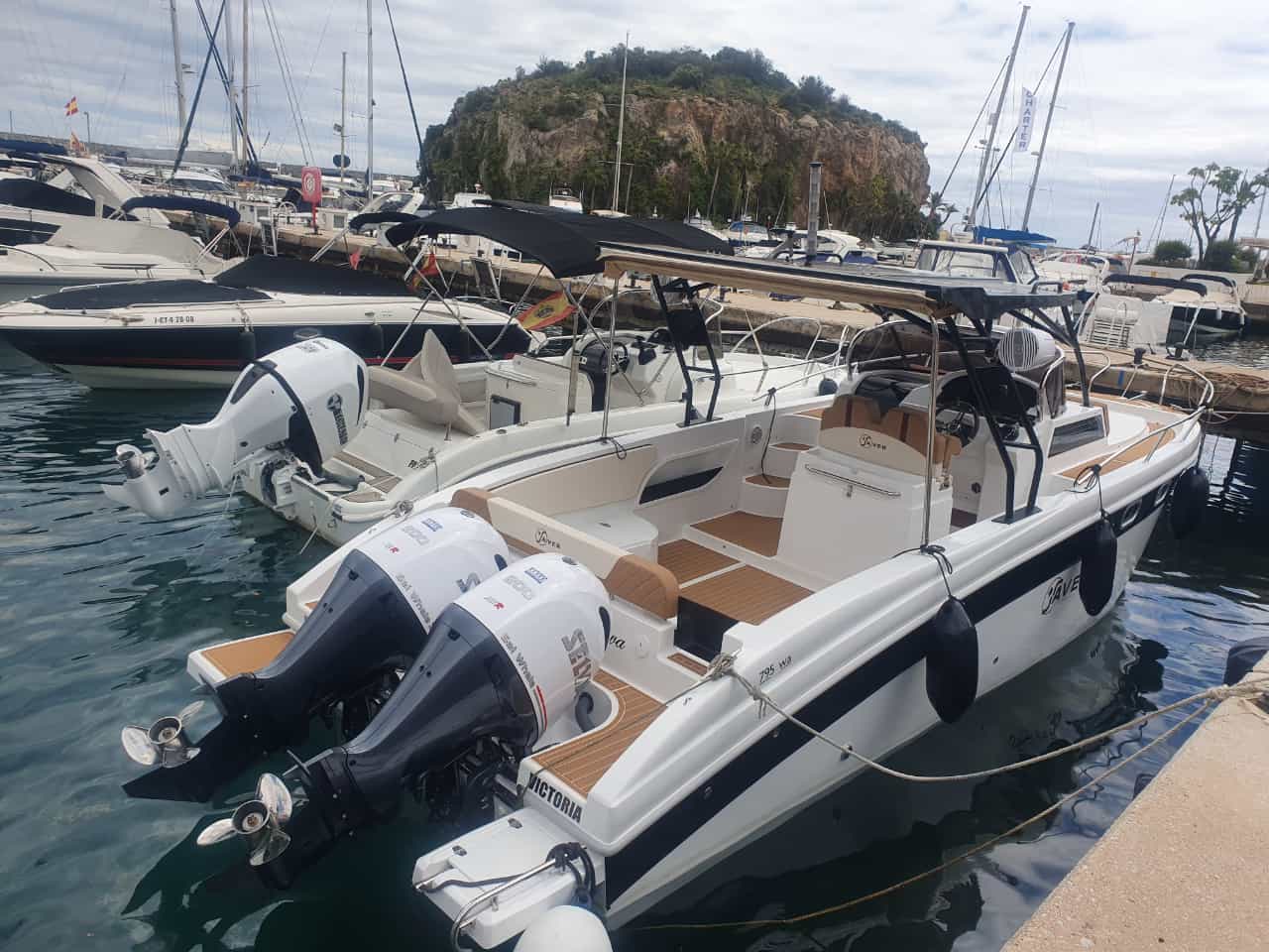 Alquiler Saver 870WA en Ibiza – Barco de Lujo para 10 Personas website