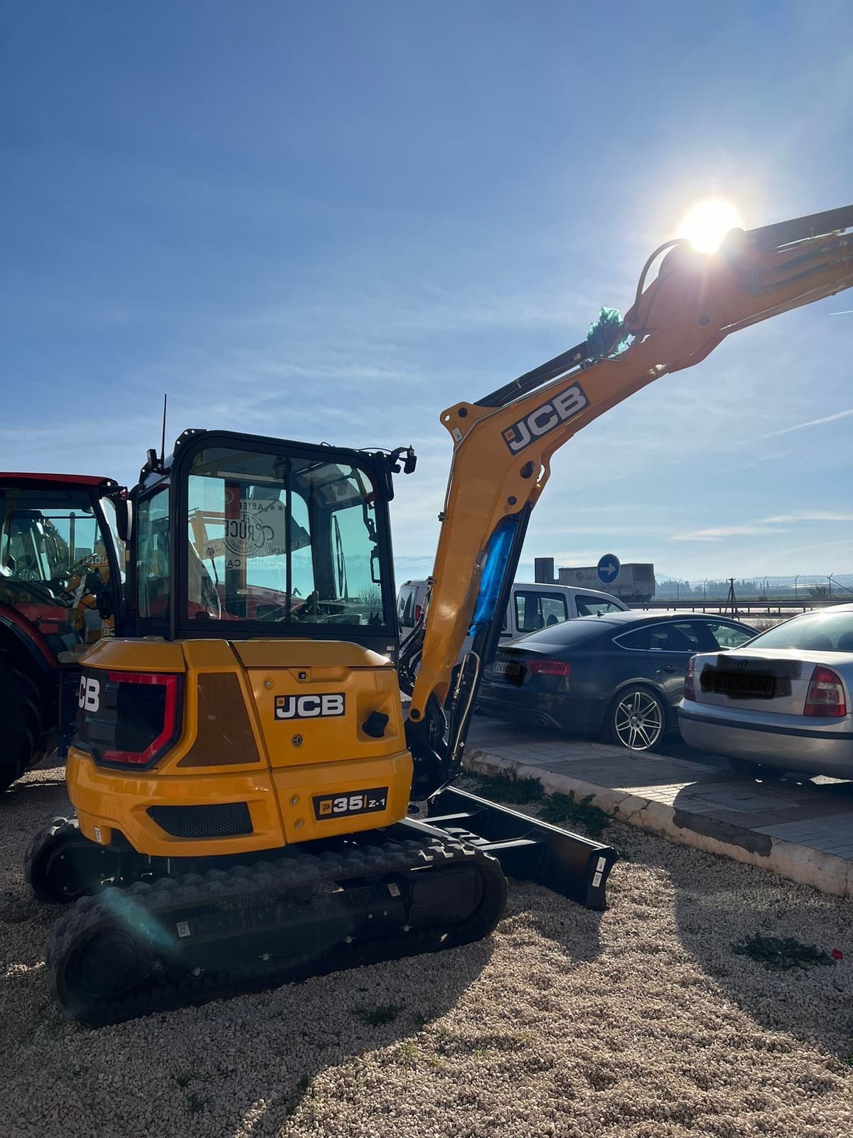 Alquiler de Mini Excavadora 3500 kg en Cádiz website