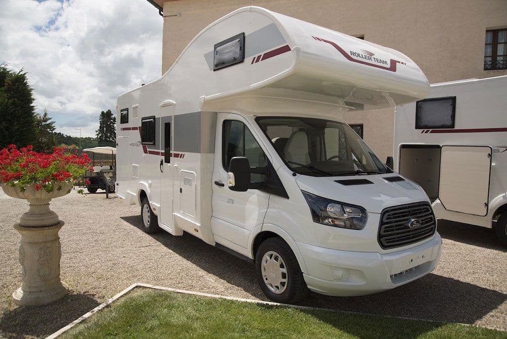 ALQUILER AUTOCARAVANA ROLLER TEAM 279M EN BARCELONA website
